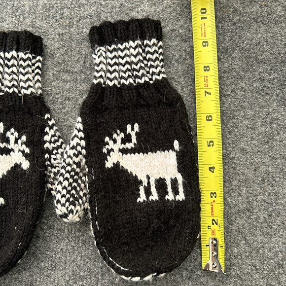 Caribou Mittens; wool - Picture 3 of 3